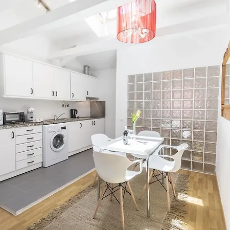 Lovelystay - Bright Studio In Carmo, Chiado Lejlighed Lisboa