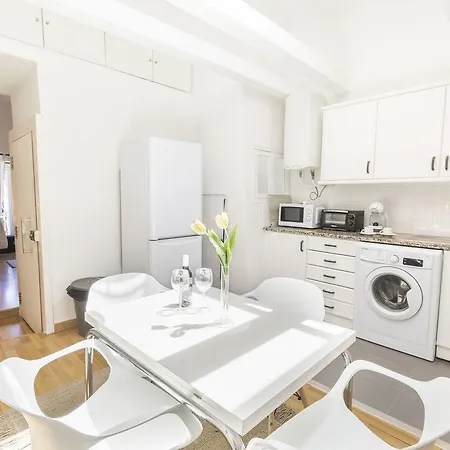 Lovelystay - Bright Studio In Carmo, Chiado Lisboa