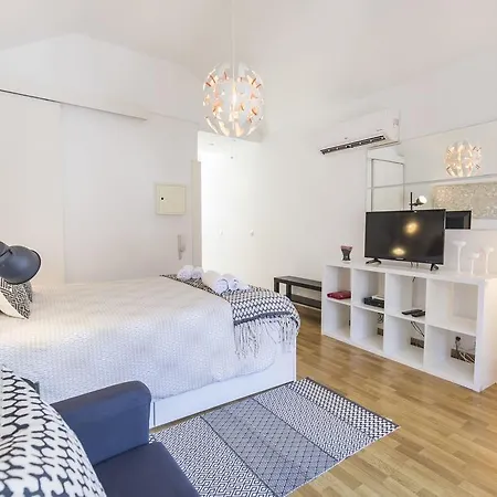 Lovelystay - Bright Studio In Carmo, Chiado *