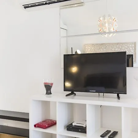 Lejlighed Lovelystay - Bright Studio In Carmo, Chiado