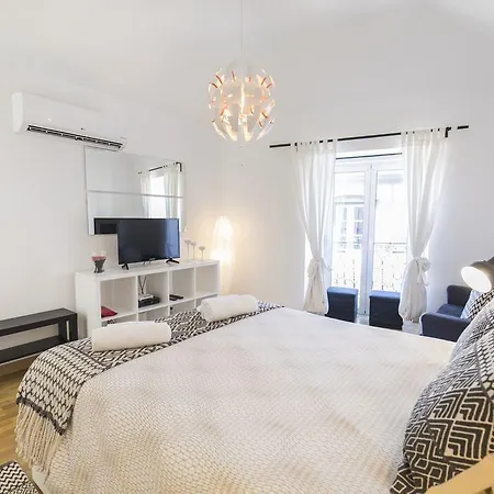 Lejlighed Lovelystay - Bright Studio In Carmo, Chiado