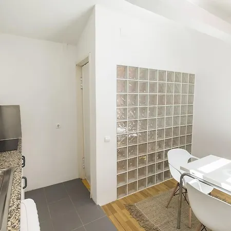 شقة Lovelystay - Bright Studio In Carmo, Chiado