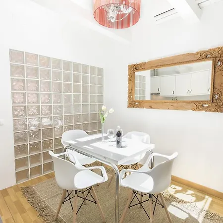 Lovelystay - Bright Studio In Carmo, Chiado *