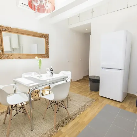 Lovelystay - Bright Studio In Carmo, Chiado شقة Lisboa