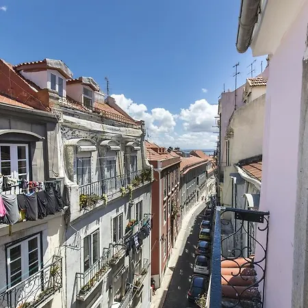 شقة Lovelystay - Bright Studio In Carmo, Chiado Lisboa