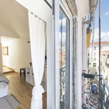 Lovelystay - Bright Studio In Carmo, Chiado * Lisboa