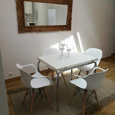 شقة Lovelystay - Bright Studio In Carmo, Chiado *